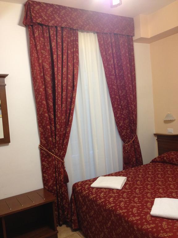 Guesthouse Alex II Roma Phòng bức ảnh